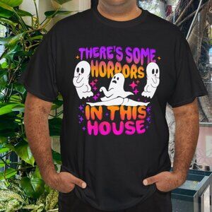 There’s Some Horrors In This House Spooky Ghost Halloween T-Shirt